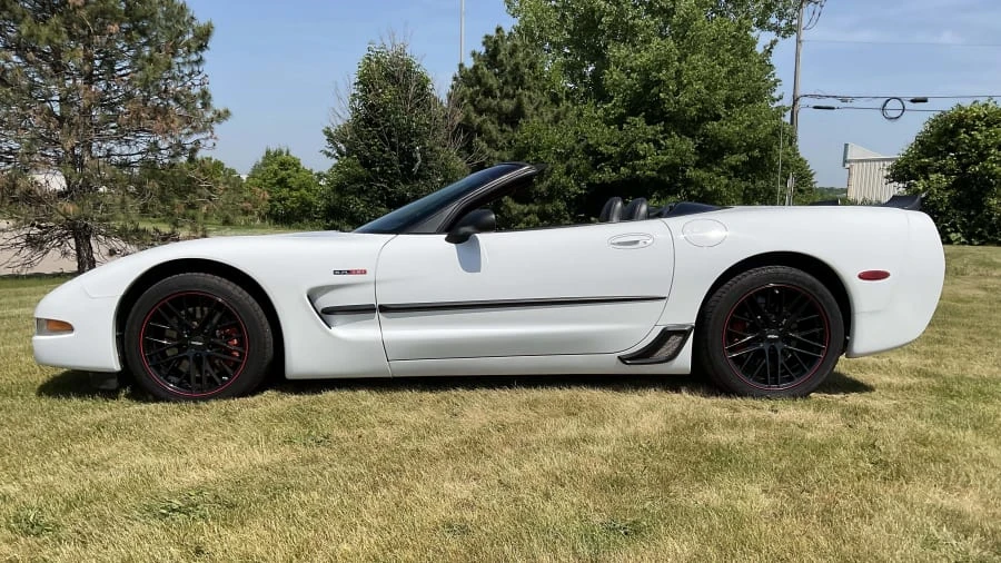 2001 Chevrolet Corvette C5 - Image 2 of 11
