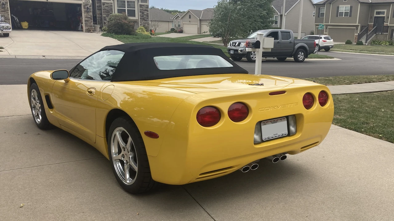 2001 Chevrolet Corvette C5 - Image 2 of 9