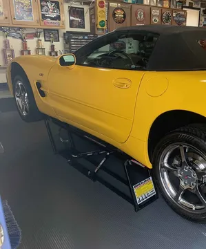 2001 Chevrolet Corvette Convertible 2D