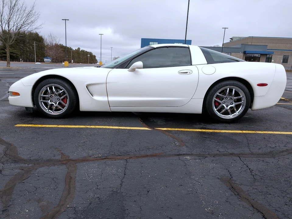 2001 Chevrolet Corvette C5 - Image 12 of 31