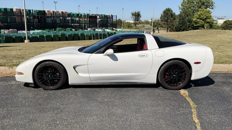 2001 Chevrolet Corvette C5 - Image 2 of 10