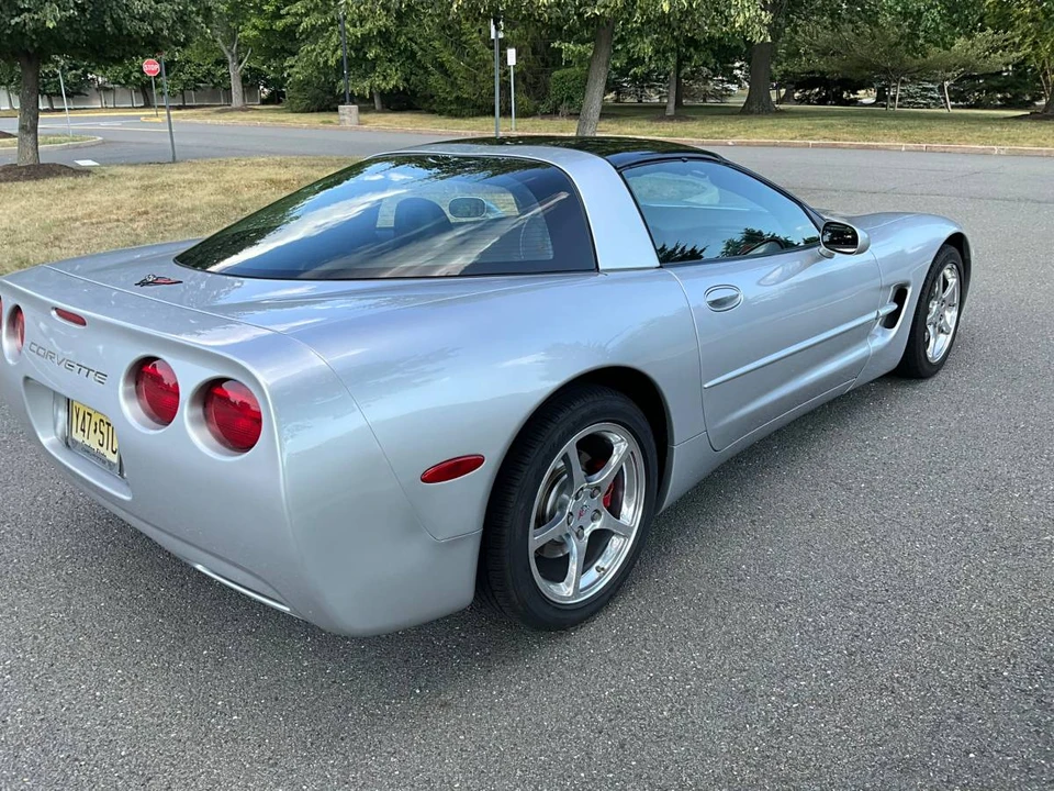 2001 Chevrolet Corvette C5 - Image 3 of 16
