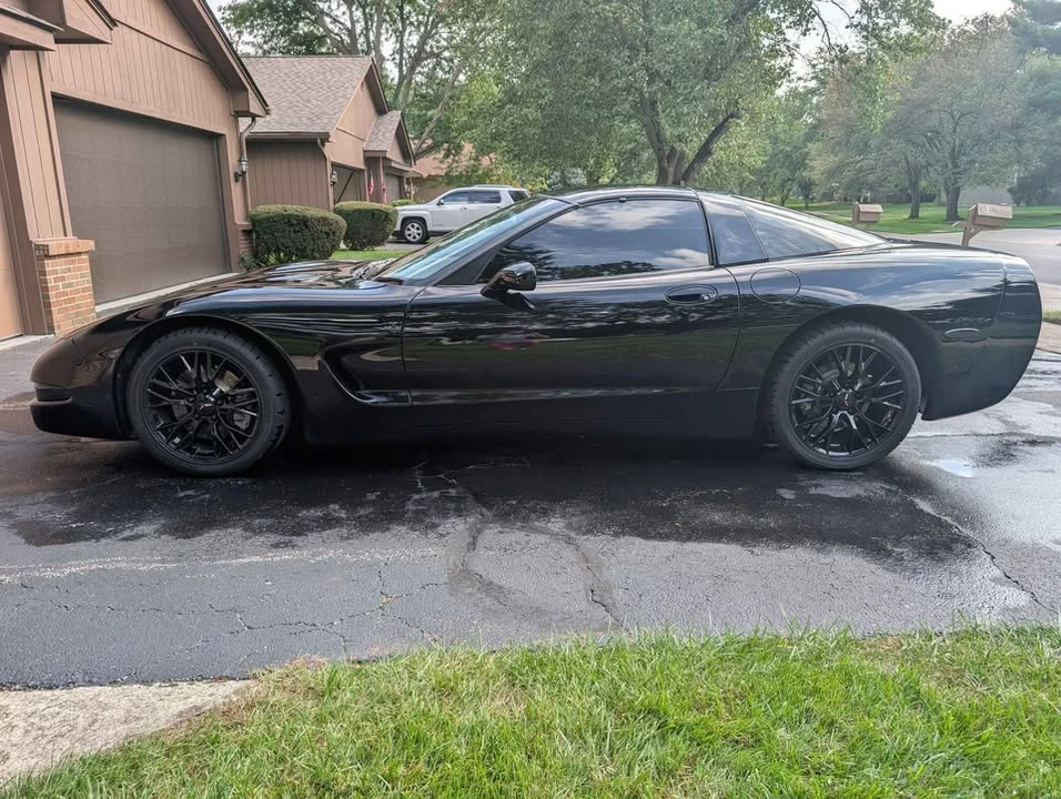 2001 Chevrolet Corvette C5 - Image 2 of 14