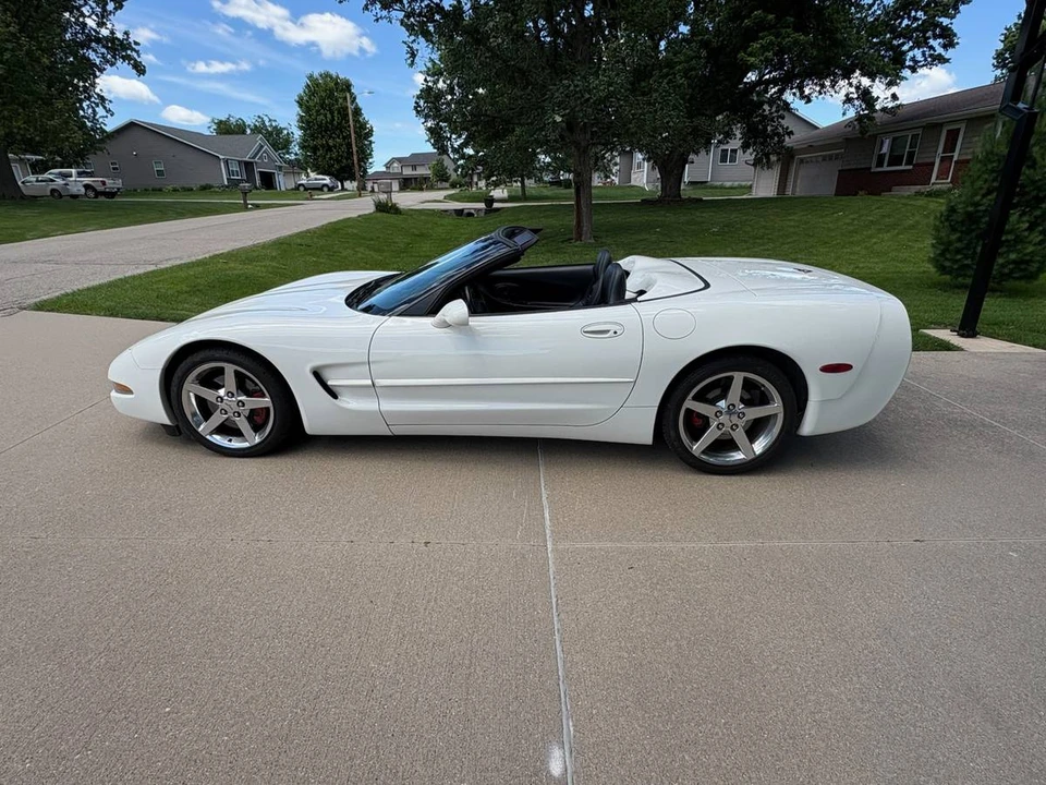 2001 Chevrolet Corvette C5 - Image 4 of 11