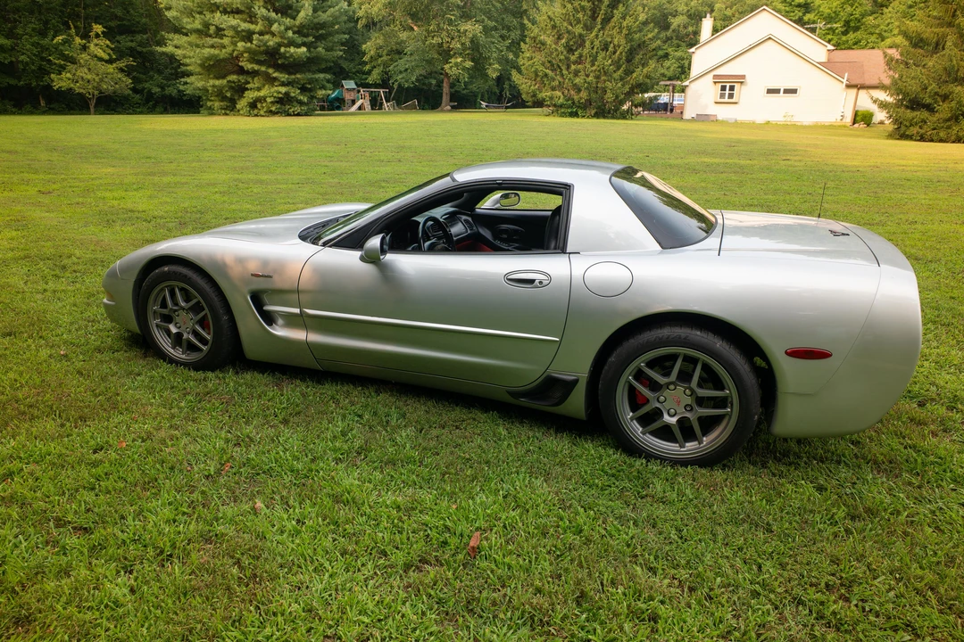 2001 Chevrolet Corvette - Image 10 of 31