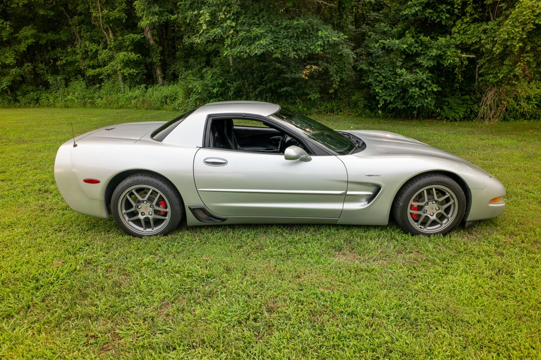 2001 Chevrolet Corvette - Image 17 of 31