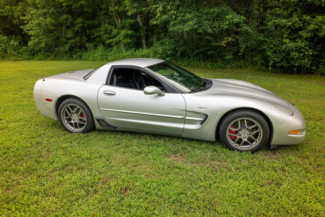 2001 Chevrolet Corvette - Image 18 of 31