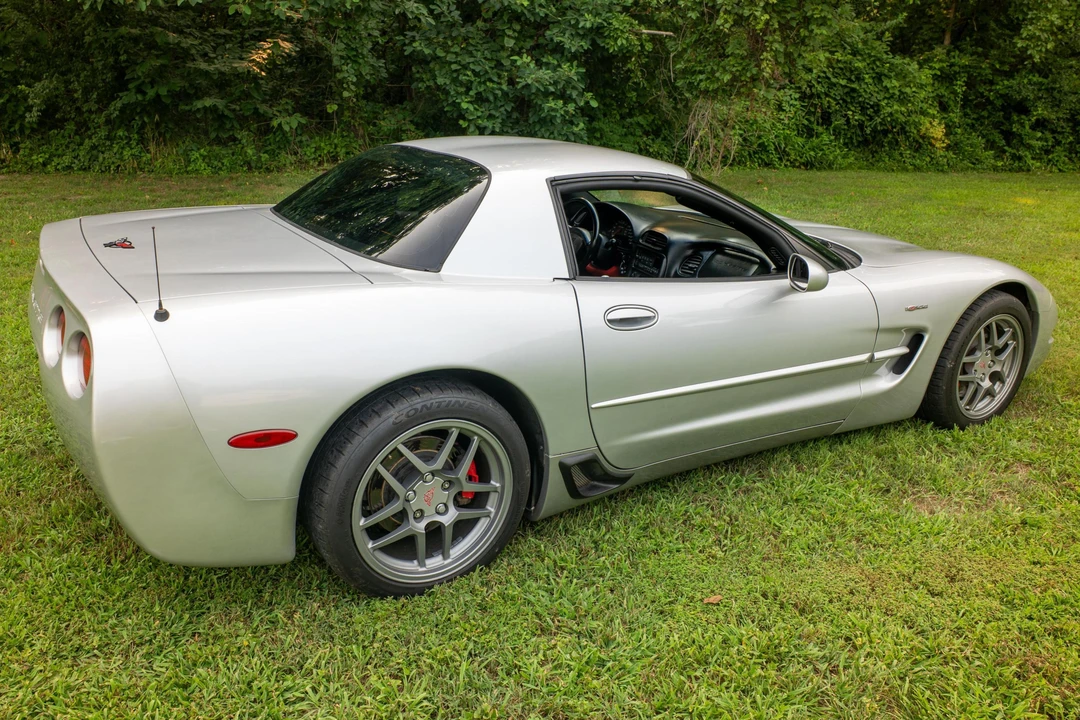 2001 Chevrolet Corvette - Image 4 of 31