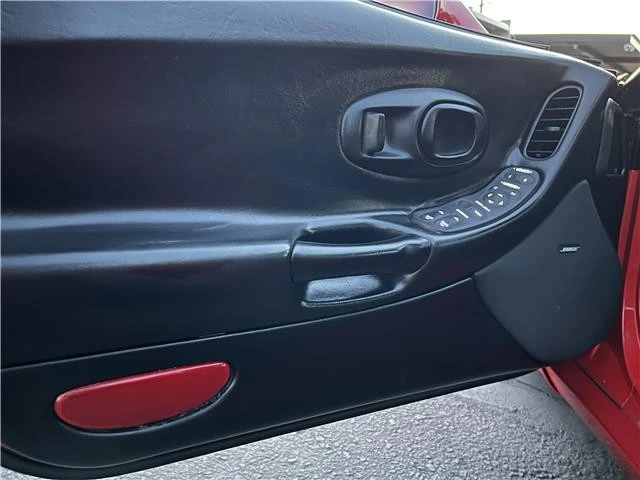 2001 Chevrolet - Image 21 of 31