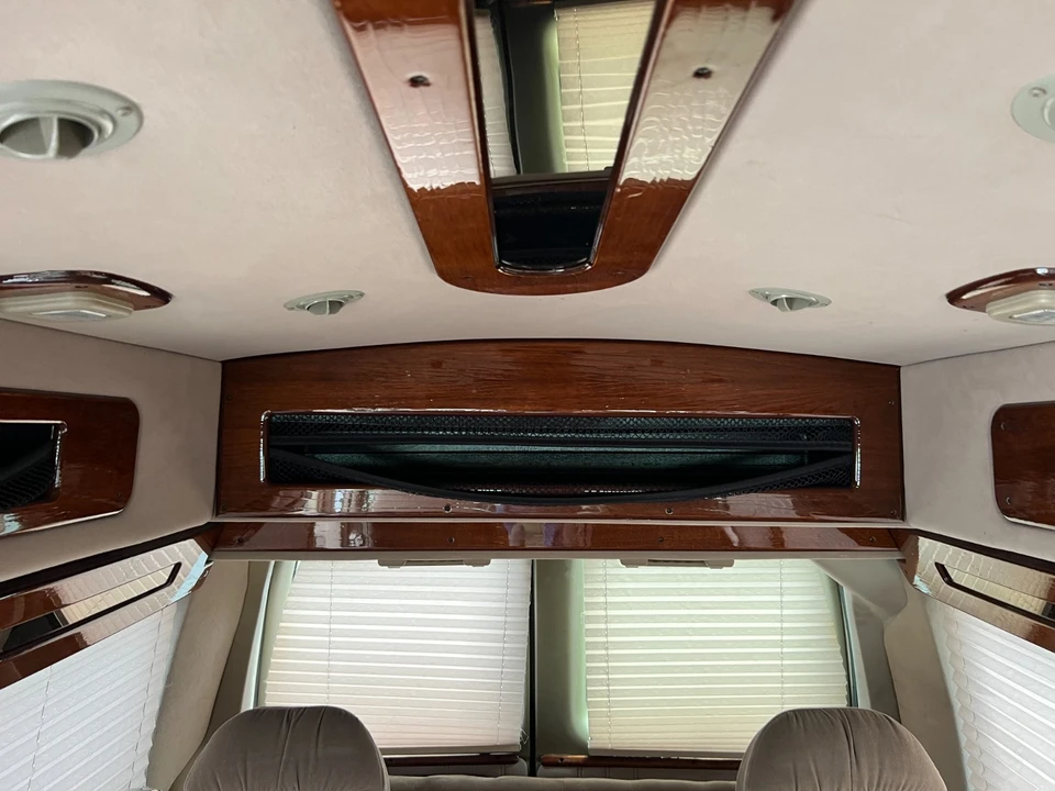2001 Chevrolet Express - Image 18 of 21