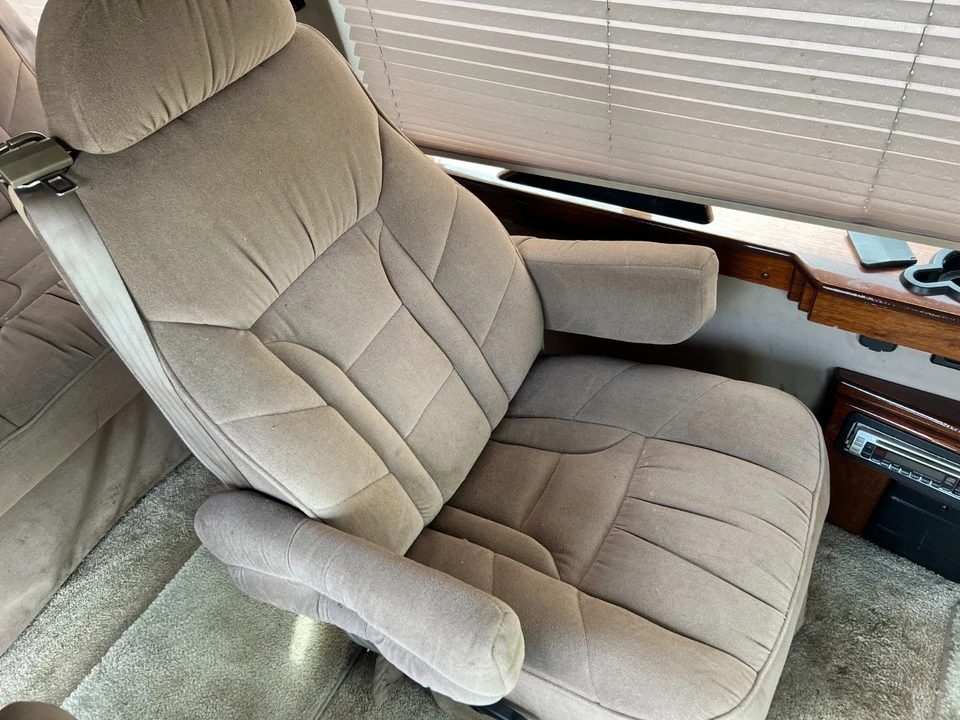 2001 Chevrolet Express - Image 12 of 21
