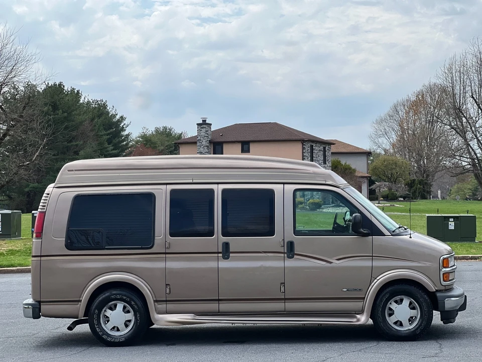 2001 Chevrolet Express - Image 7 of 21