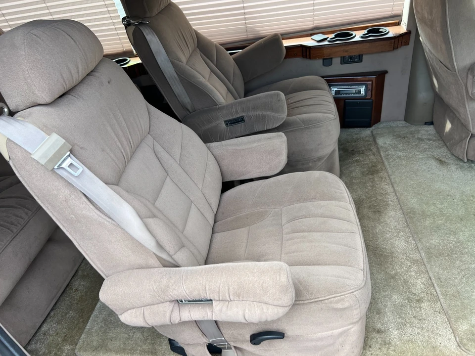 2001 Chevrolet Express - Image 11 of 21