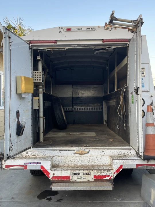 2001 Chevrolet Express - Image 10 of 15