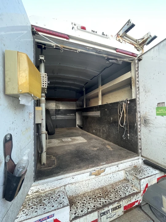 2001 Chevrolet Express - Image 12 of 15