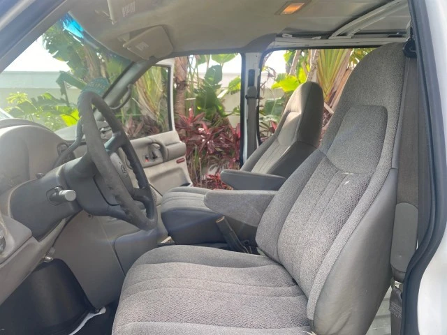 2001 Chevrolet Astro - Image 11 of 21
