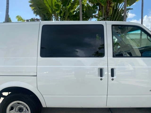 2001 Chevrolet Astro - Image 14 of 21