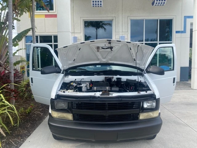 2001 Chevrolet Astro - Image 18 of 21