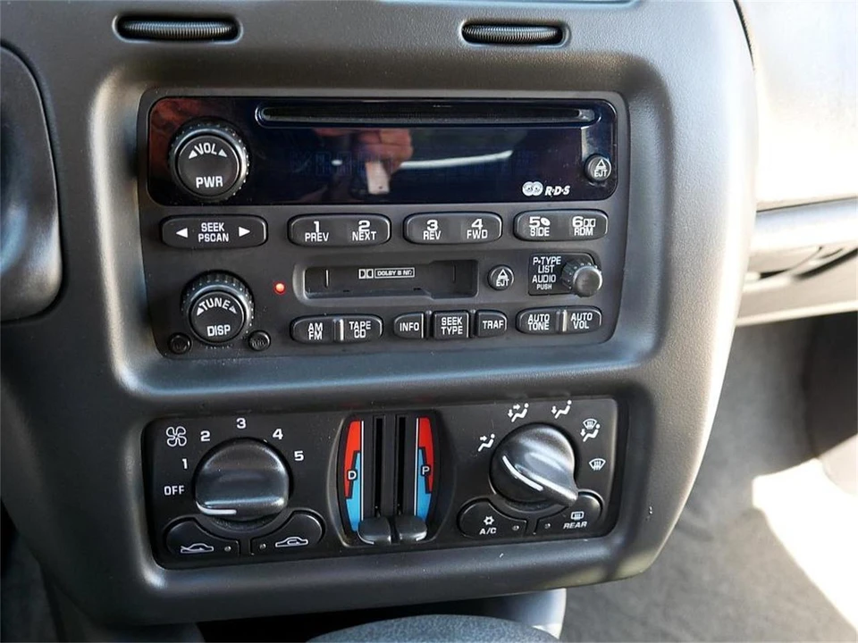 2001 Chevrolet Monte Carlo 6th Gen - Image 17 of 31