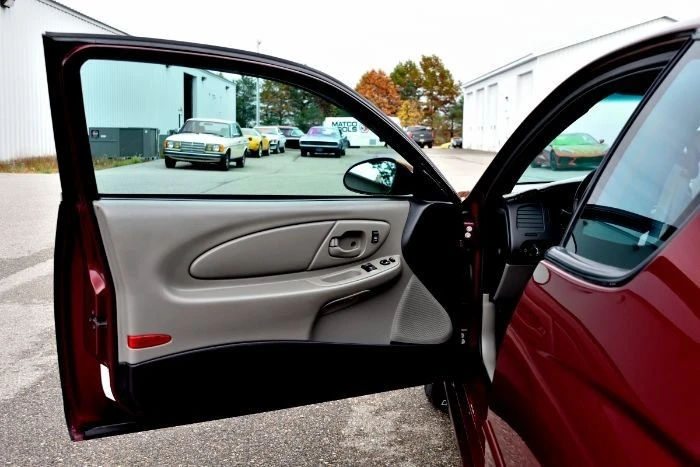 2001 Chevrolet Monte Carlo 6th Gen - Image 16 of 21