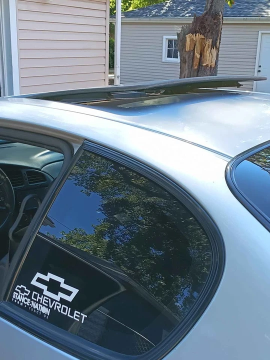 2001 Chevrolet Monte Carlo 6th Gen - Image 3 of 6