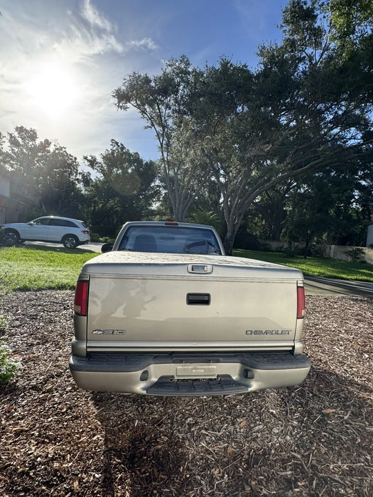 2001 Chevrolet S-10 - Image 4 of 7