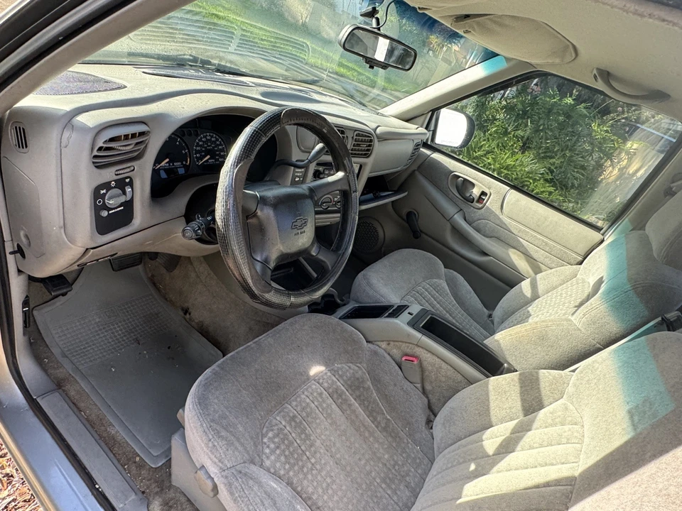 2001 Chevrolet S-10 - Image 3 of 7