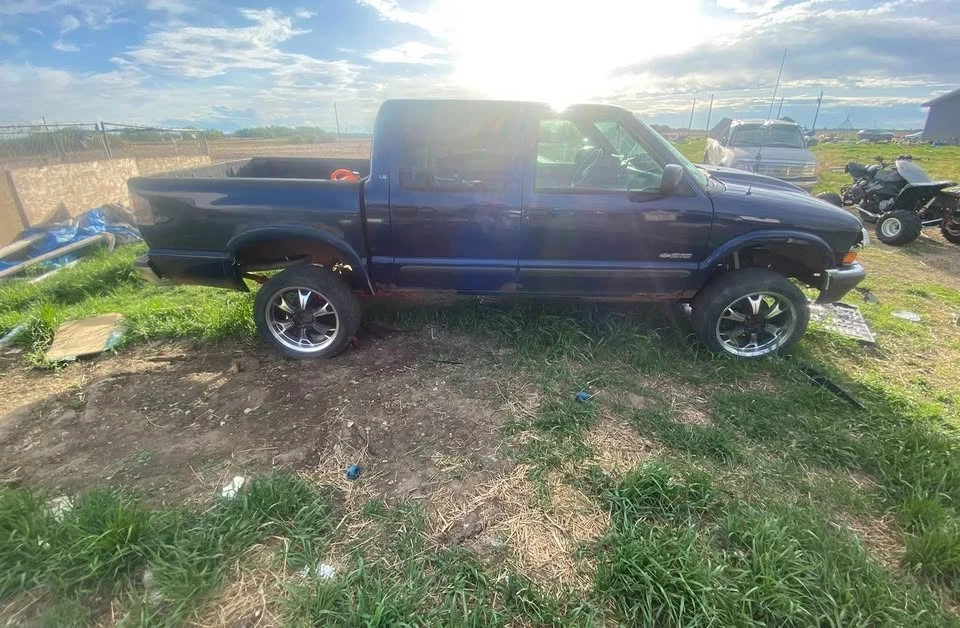 2001 Chevrolet S-10 - Image 5 of 5