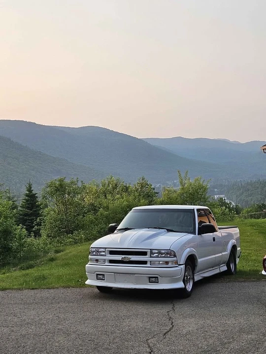 2001 Chevrolet S-10 - Image 3 of 9