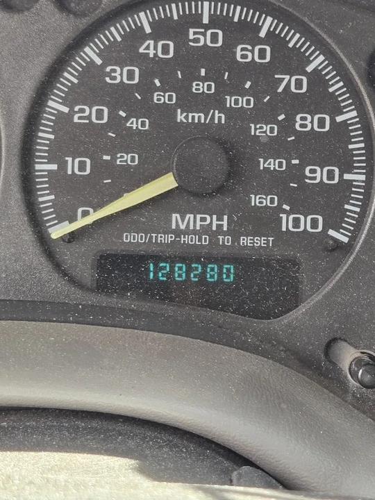 2001 Chevrolet S-10 - Image 4 of 11