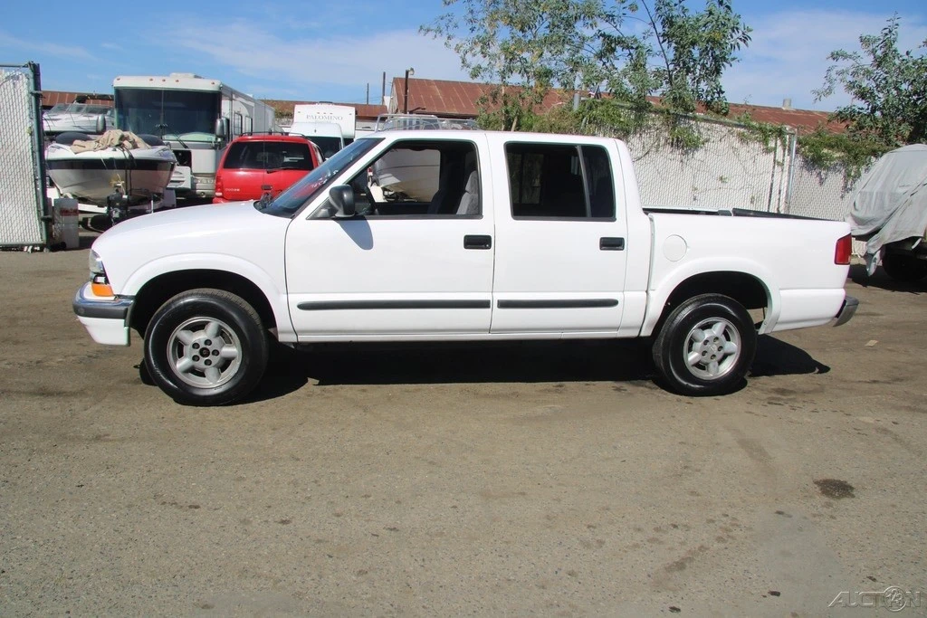 2001 Chevrolet S-10 Blazer 2nd Gen - Image 3 of 21
