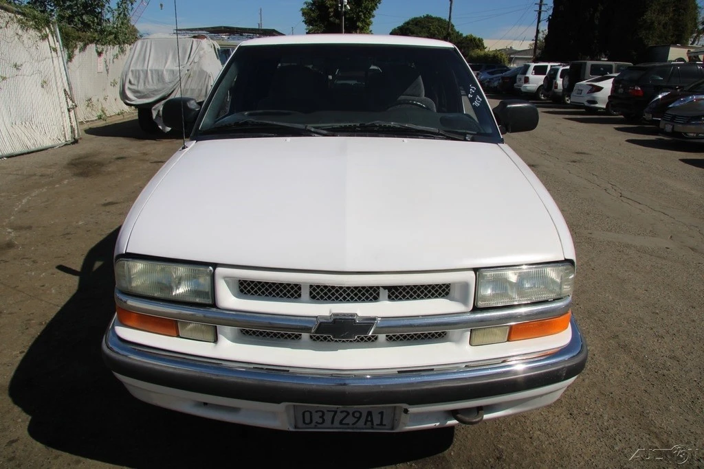 2001 Chevrolet S-10 Blazer 2nd Gen - Image 11 of 21