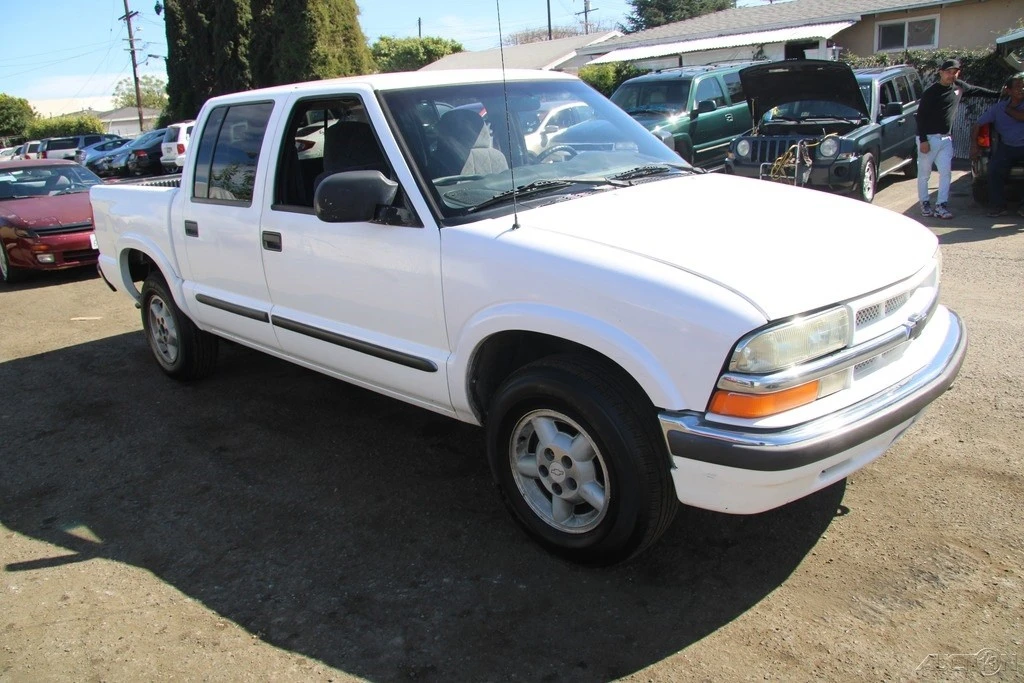2001 Chevrolet S-10 Blazer 2nd Gen - Image 10 of 21