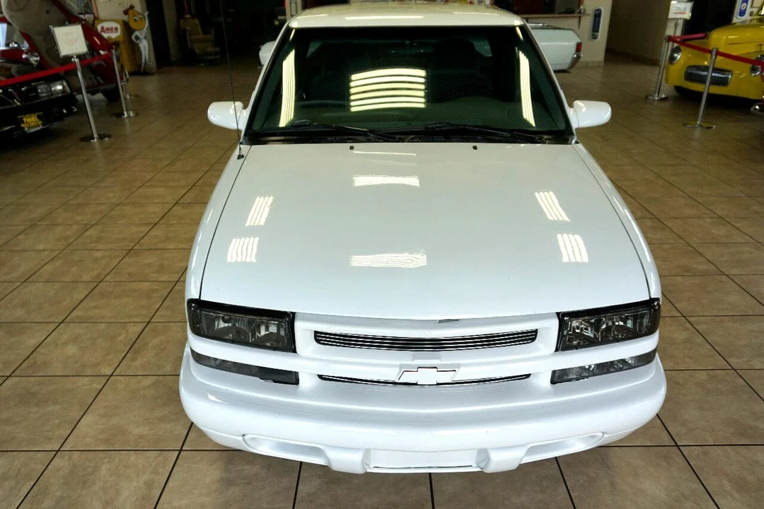 2001 Chevrolet S-10 - Image 15 of 21