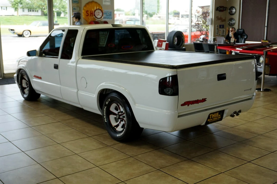 2001 Chevrolet S-10 - Image 6 of 21
