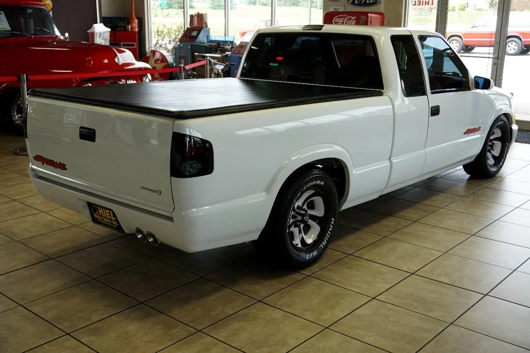 2001 Chevrolet S-10 - Image 10 of 21