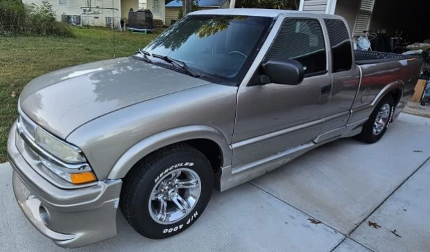 2001 Chevrolet S-10 - Image 3 of 7