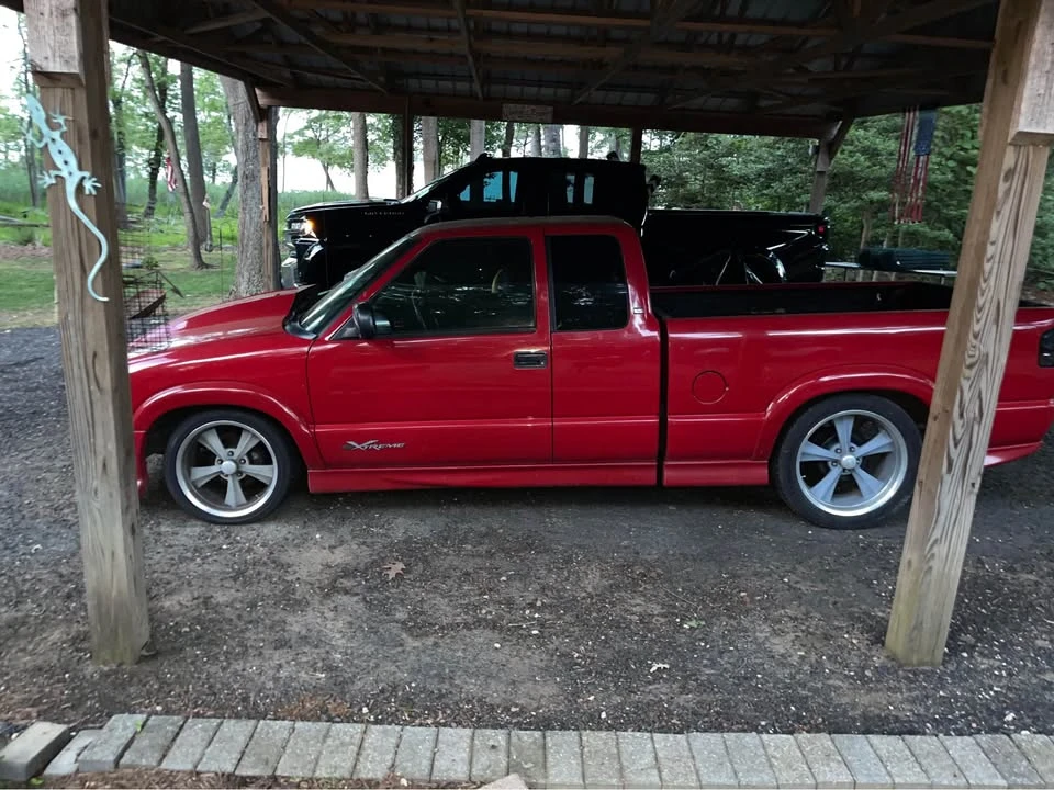 2001 Chevrolet S-10 - Image 2 of 7