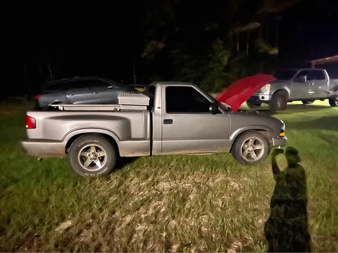 2001 Chevrolet S-10 LS Short Bed