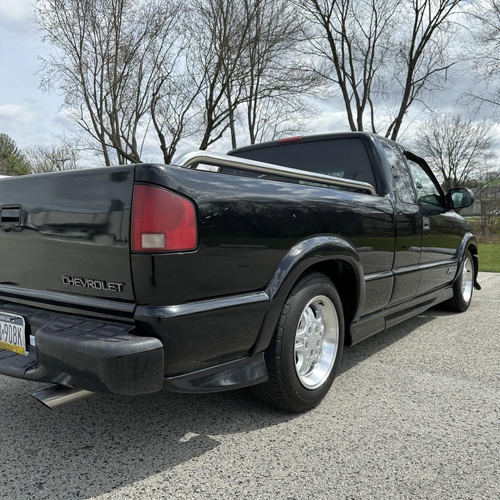 2001 Chevrolet S-10 - Image 4 of 12
