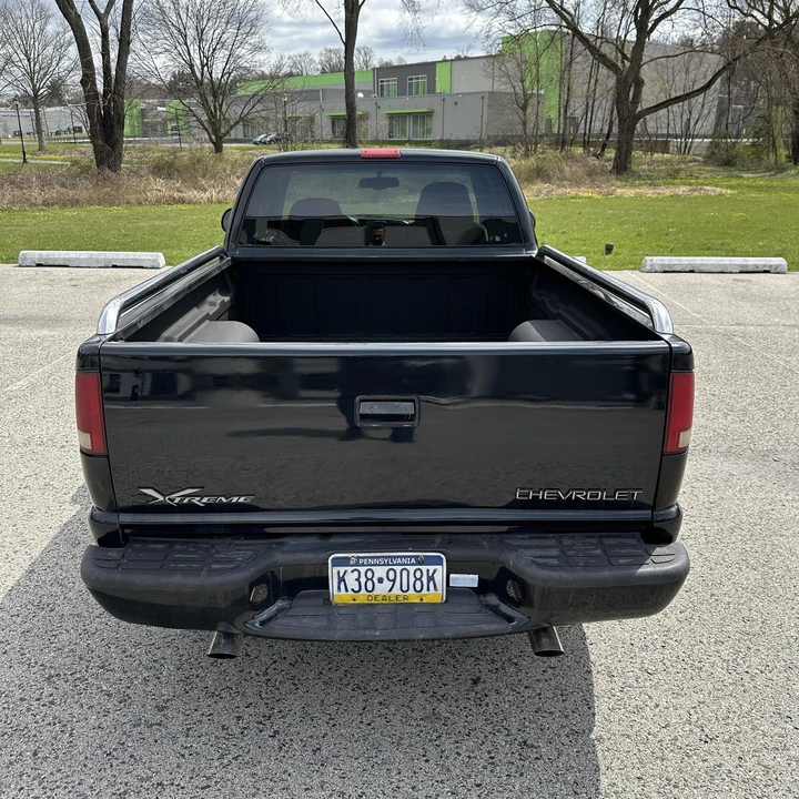 2001 Chevrolet S-10 - Image 5 of 12