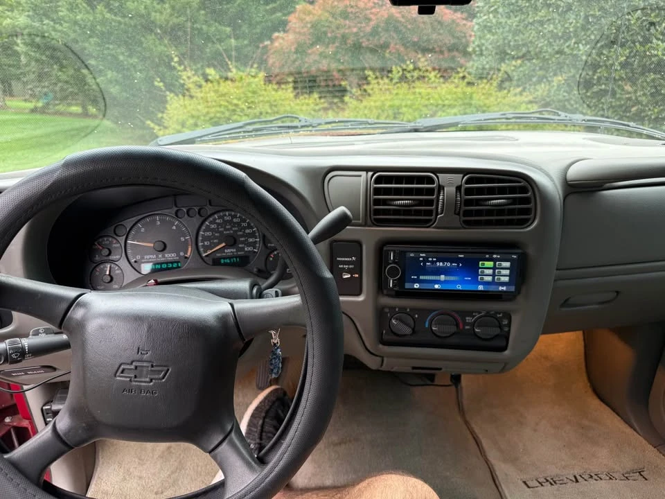 2001 Chevrolet S-10 - Image 7 of 9