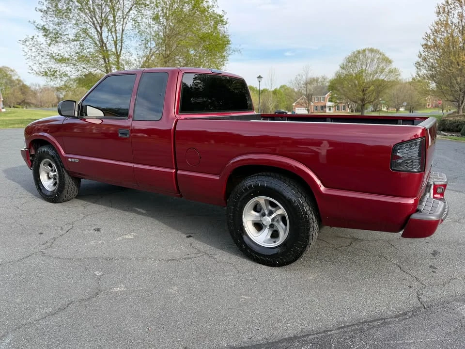 2001 Chevrolet S-10 - Image 4 of 9