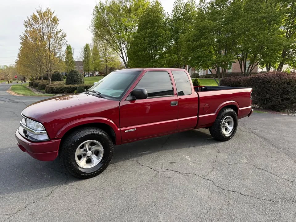 2001 Chevrolet S-10 - Image 2 of 9