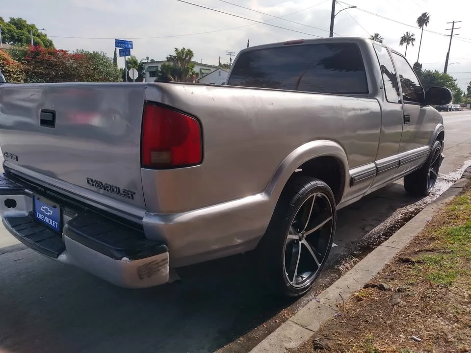 2001 Chevrolet S-10 - Image 6 of 12