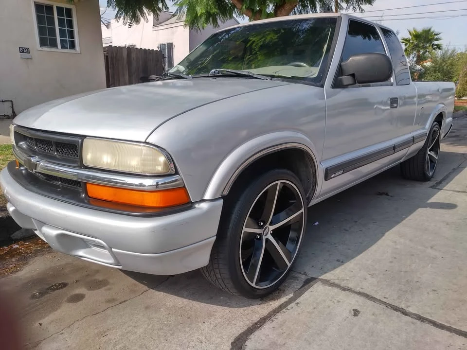 2001 Chevrolet S-10 - Image 7 of 12