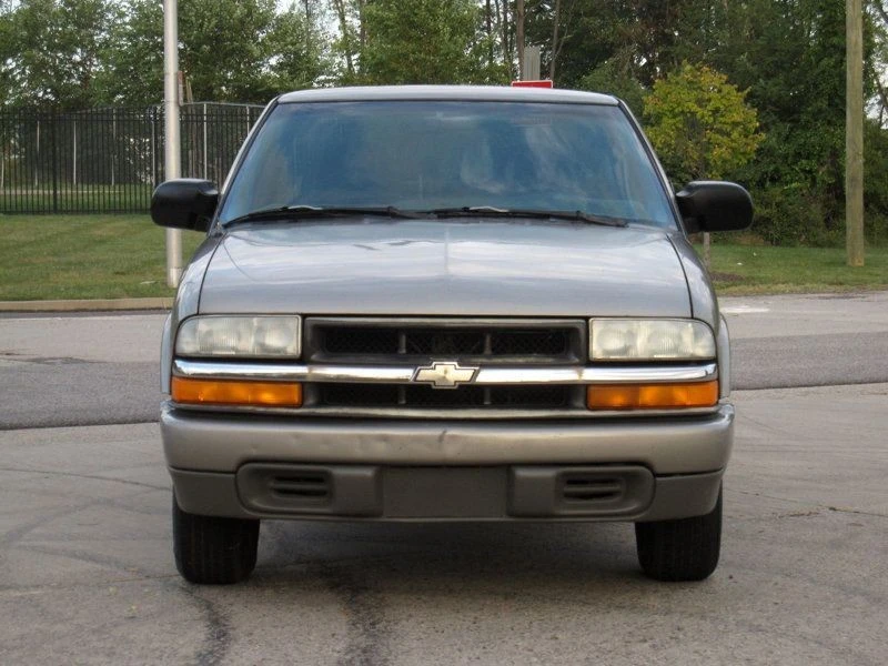 2001 Chevrolet S-10 - Image 5 of 12