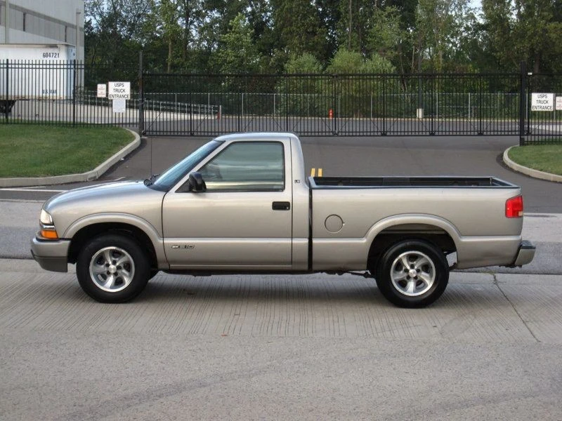 2001 Chevrolet S-10 - Image 6 of 12