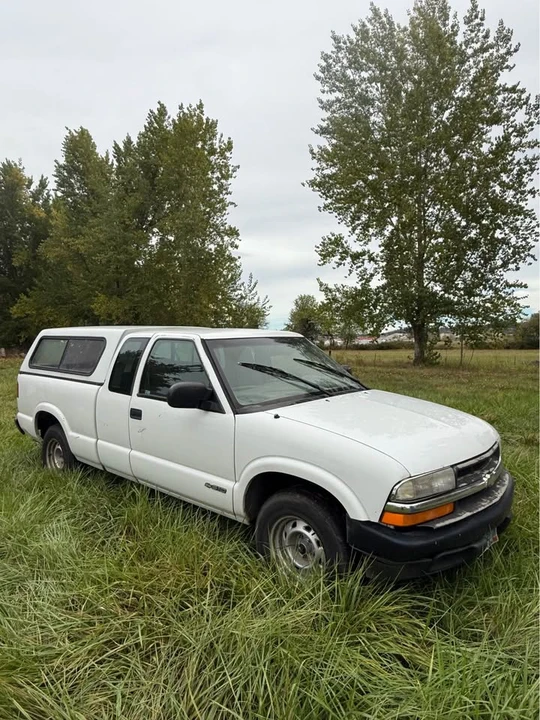 2001 Chevrolet S-10 Blazer 2nd Gen - Image 2 of 5
