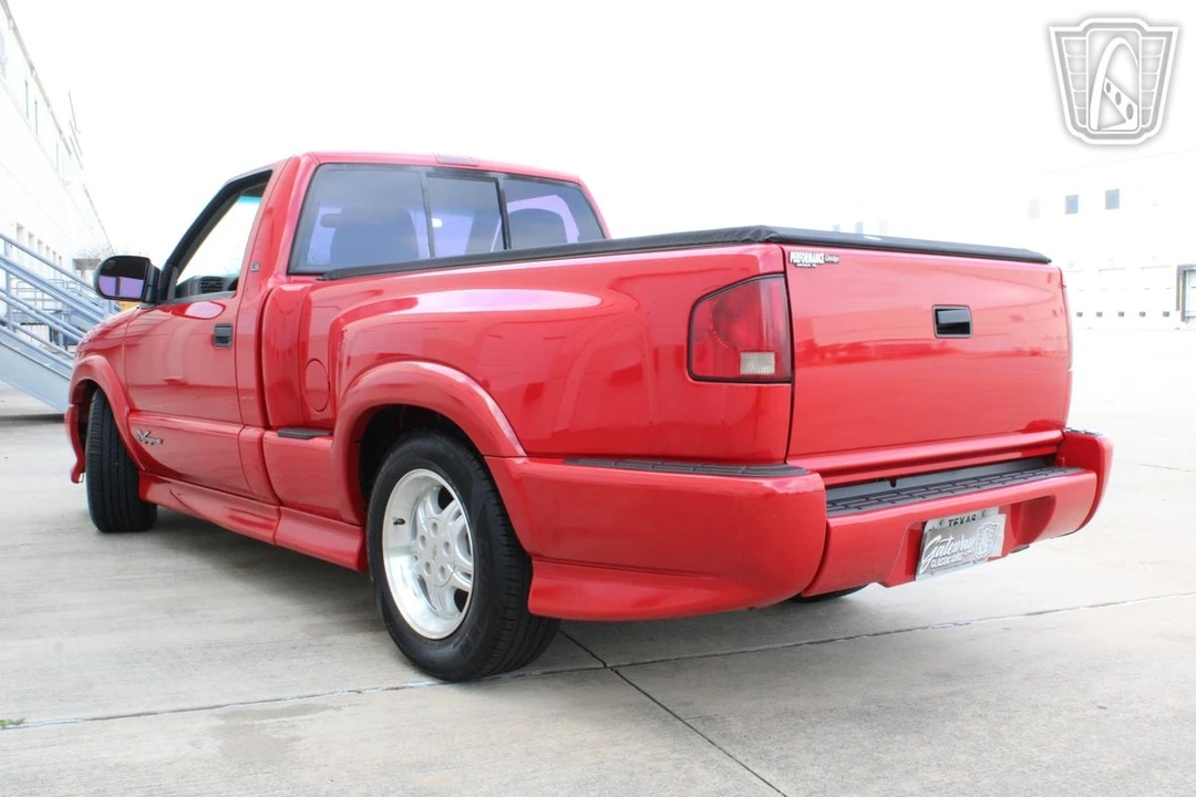 2001 Chevrolet S-10 - Image 8 of 12